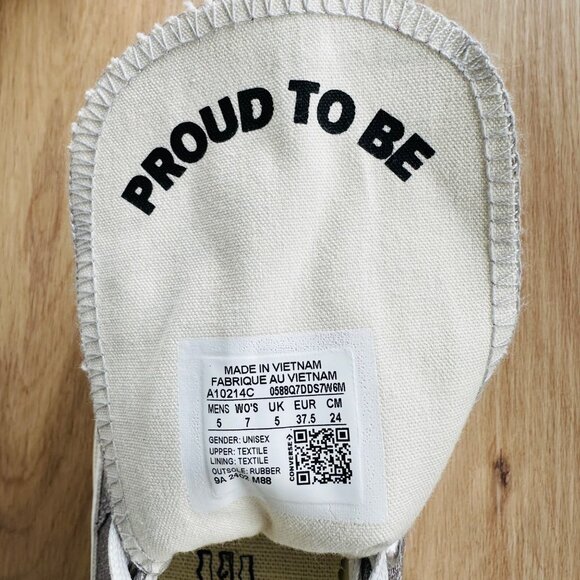 ❤️Converse Chuck 70 Pride Hi Silver Size 5 Men's Shoes Metallic Sneakers A10214C - Picture 9 of 12